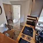 Krysztalowy Z Pieknym Ogrodem W Centrum Uzdrowiska 아파트 *