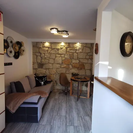 Krysztalowy Z Pieknym Ogrodem W Centrum Uzdrowiska Apartment