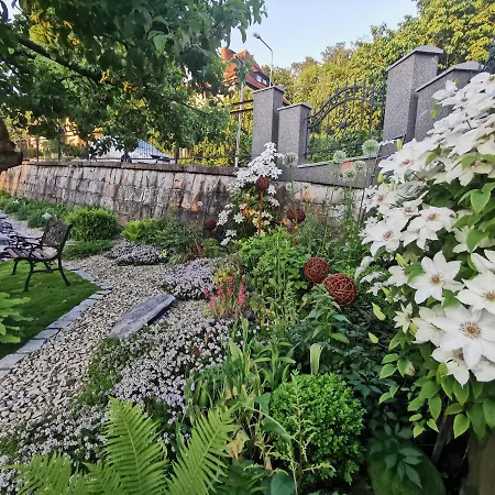 Krysztalowy Z Pieknym Ogrodem W Centrum Uzdrowiska Appartamento Polanica-Zdrój