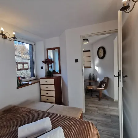 Krysztalowy Z Pieknym Ogrodem W Centrum Uzdrowiska דירה *