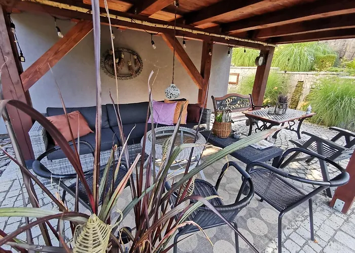 Krysztalowy Z Pieknym Ogrodem W Centrum Uzdrowiska Polanica-Zdrój