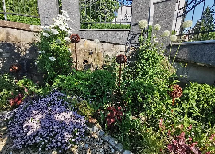 Krysztalowy Z Pieknym Ogrodem W Centrum Uzdrowiska