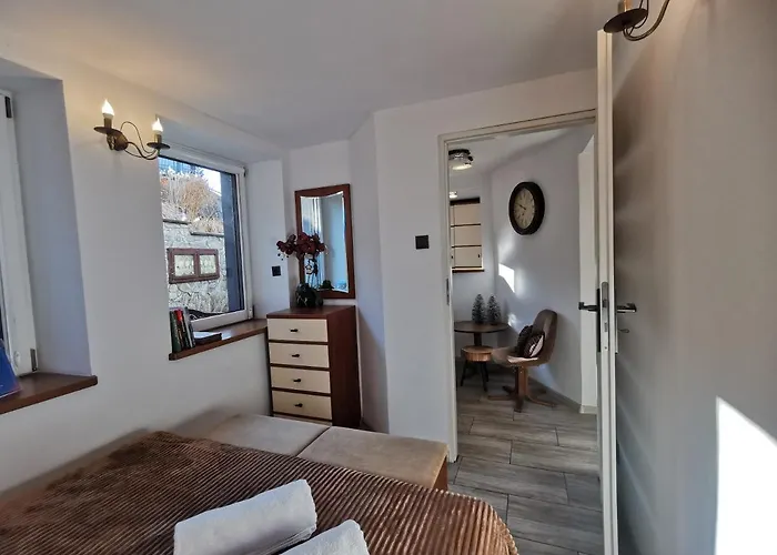 Krysztalowy Z Pieknym Ogrodem W Centrum Uzdrowiska Apartamento *